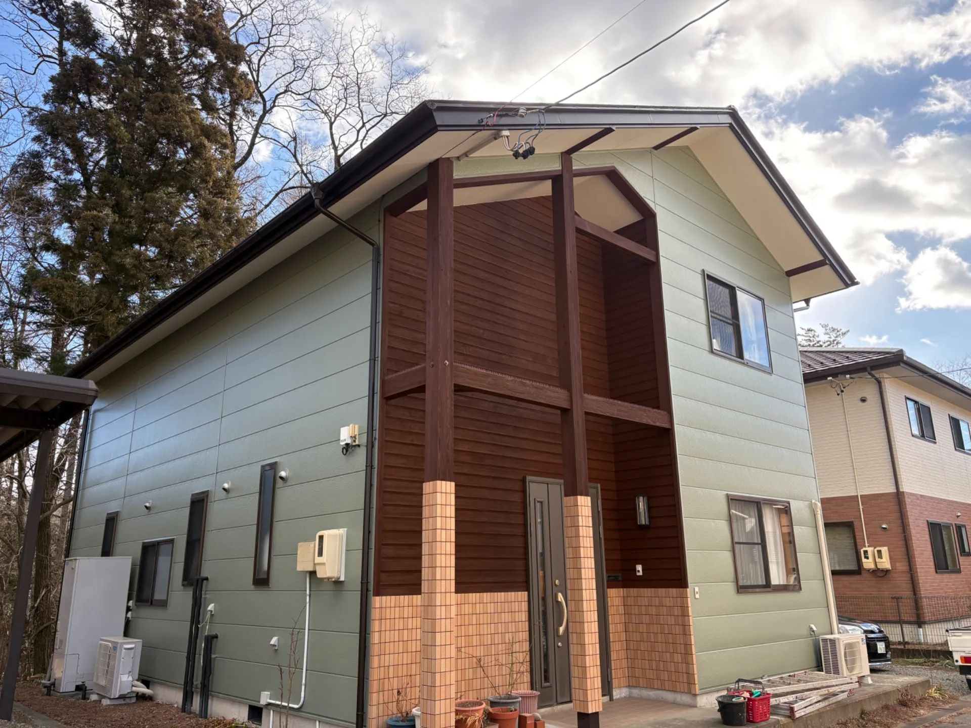 伊那市で外壁塗装。長持ちの秘訣は「フッ素×遮熱」！ミストグリーンで外壁塗装