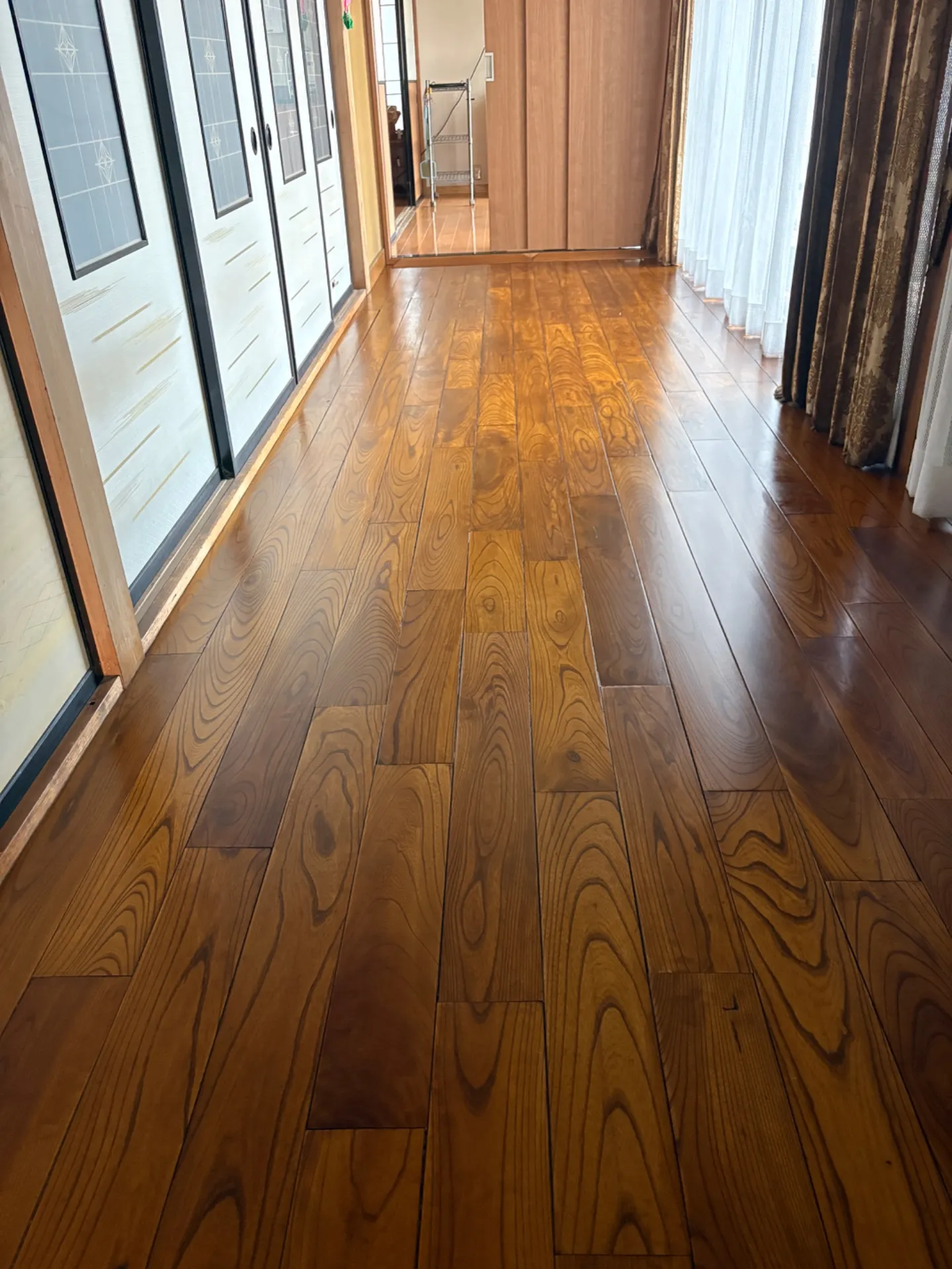 伊那市でフローリング床の補修・塗装工事　傷んだ床をコストを抑えて美しく再生