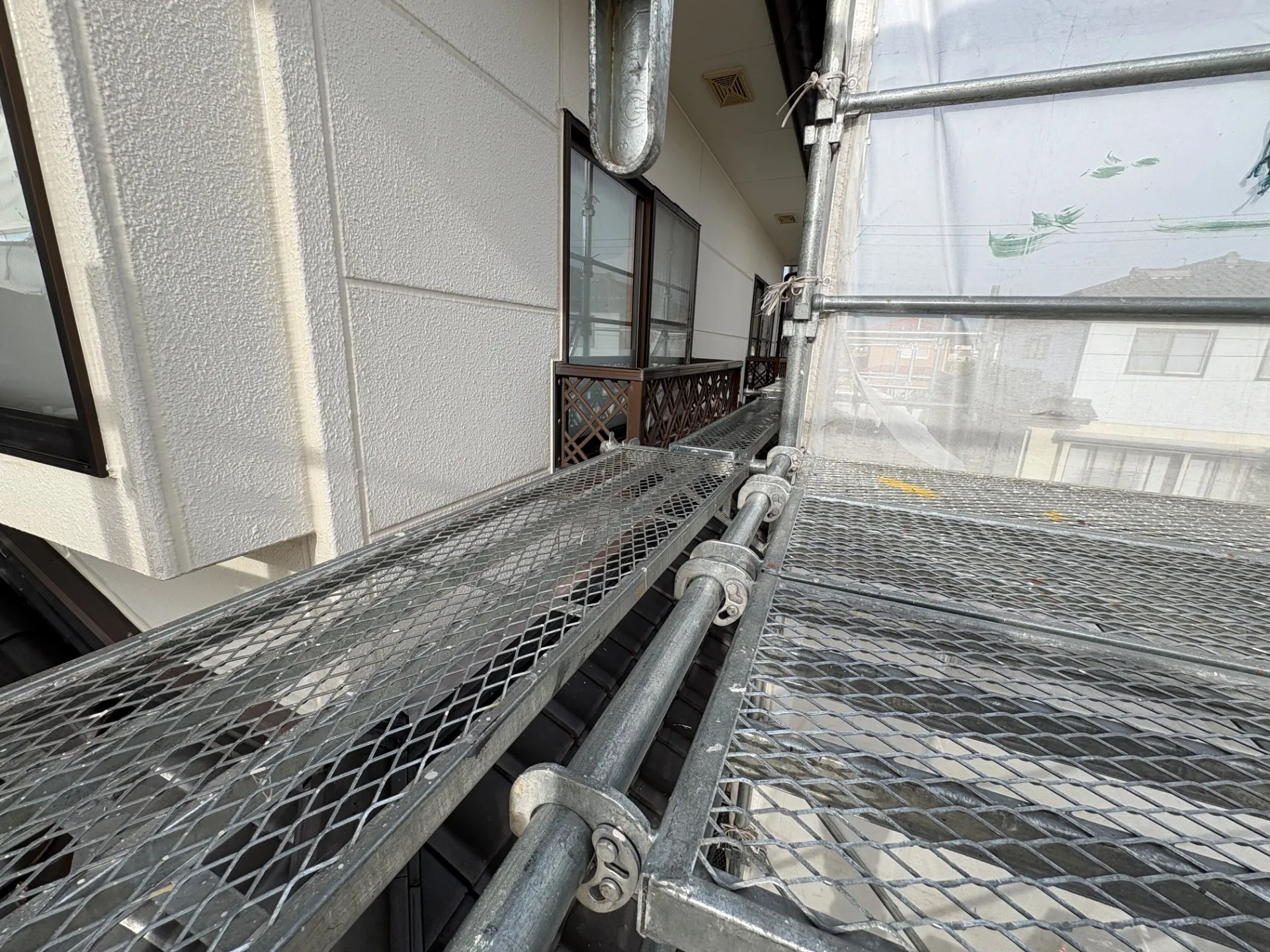 隙間を無くして転落防止。